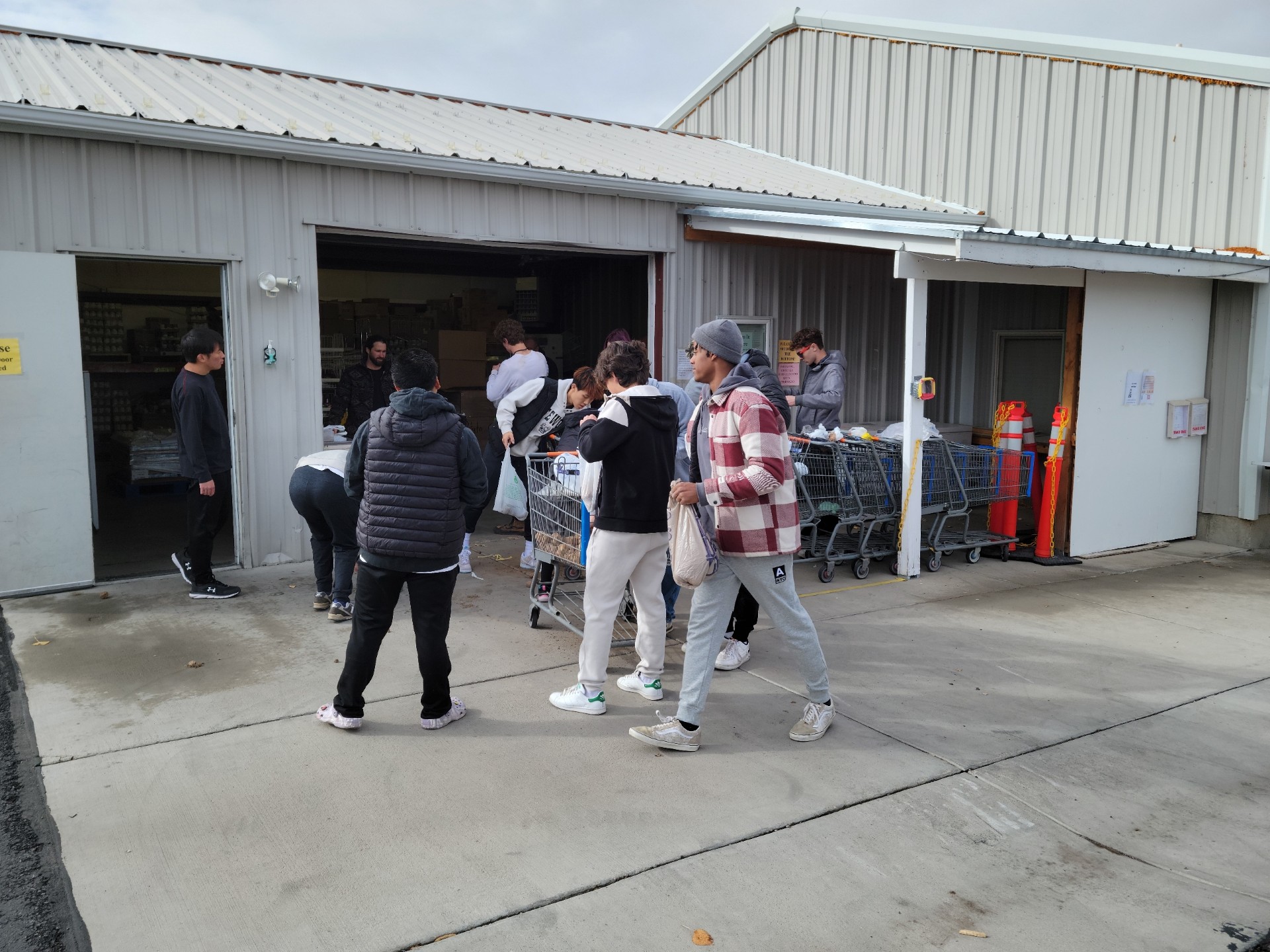 Distributing food at the pantry